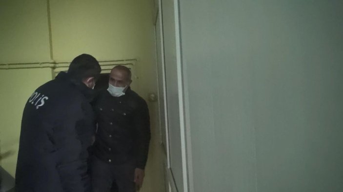 Esenyurt'ta baskında yakalanınca tuvalet kağıdını maske yaptı -6