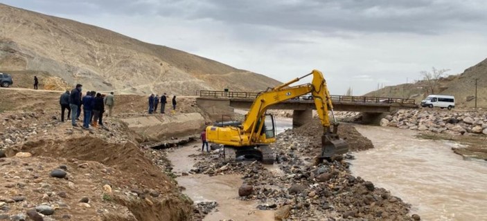 Murat Nehri'ne düşen 6 yaşındaki İpek'in cansız bedenine ulaşıldı -4