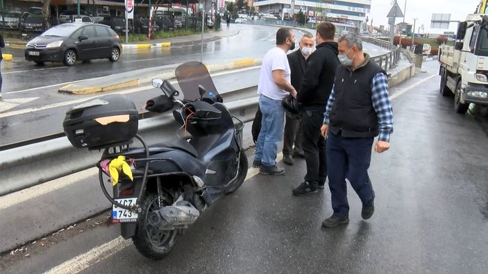 Pendik'te sipariş yetiştirmeye çalışan motosikletli kurye otomobile çarptı -8