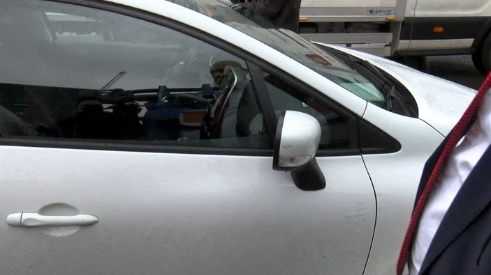 Pendik'te sipariş yetiştirmeye çalışan motosikletli kurye otomobile çarptı -7