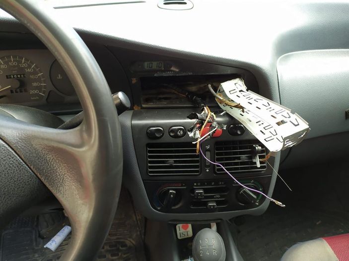 d Eskişehir'de otomobilden teyp çalan 2 şüpheli yakalandı -6