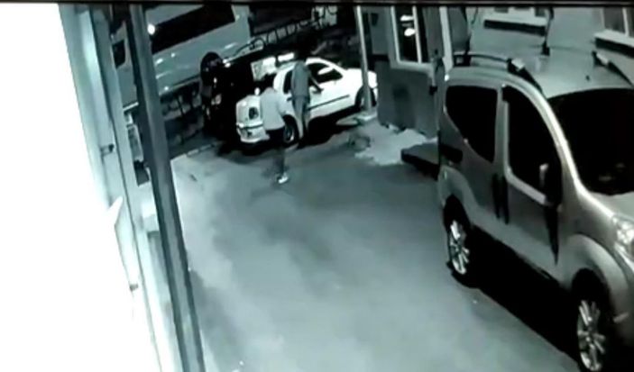 Eskişehir'de otomobilden teyp çalan 2 şüpheli yakalandı -5