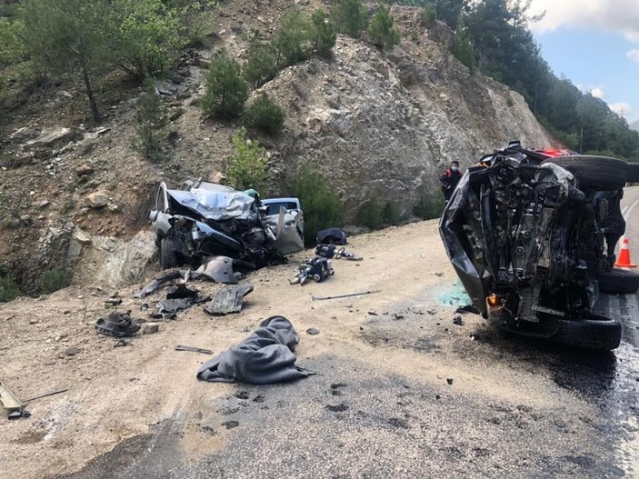 Adana’da trafik kazası kaza: 3 ölü 3 yaralı