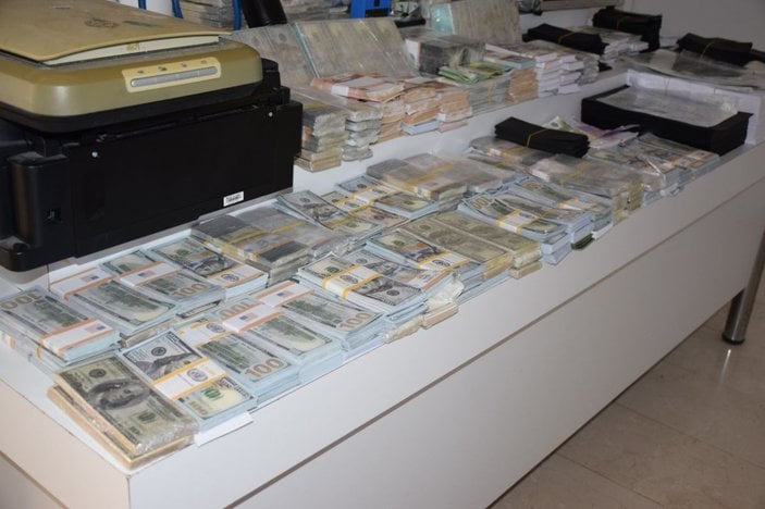 Beşiktaş'ta 4 kilo sahte altın satan Afrikalı şüpheliler yakalandı -10
