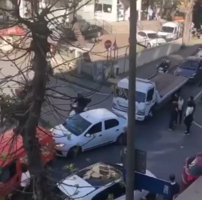 Kadıköy'de trafikte levyeli kavga