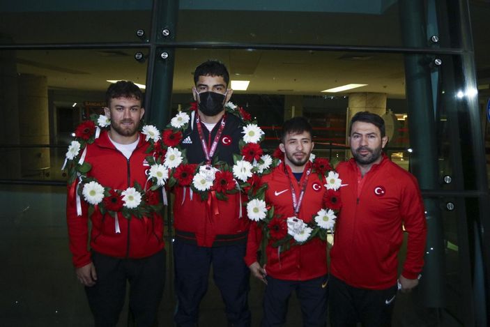 Avrupa şampiyonu Milli Güreşçiler, Ankara'ya geldi -2