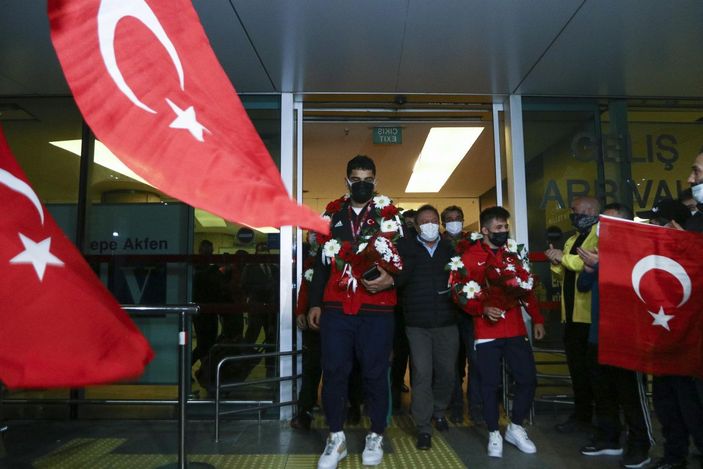 Avrupa şampiyonu Milli Güreşçiler, Ankara'ya geldi -9