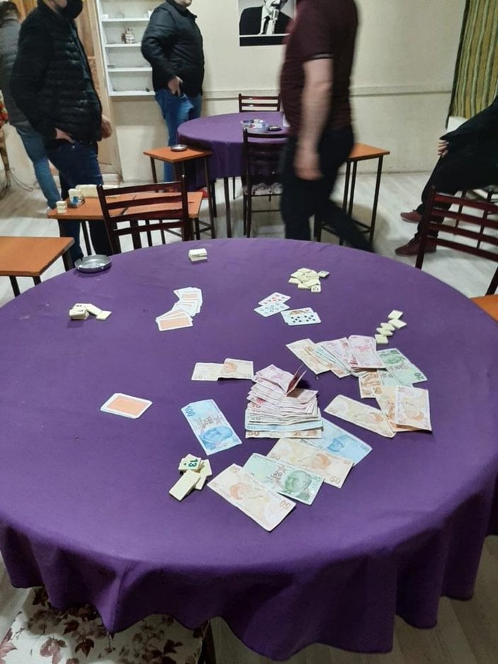 Kırıkkale'de, kıraathanede kumar oynayan 6 kişiye 44 bin TL ceza -4