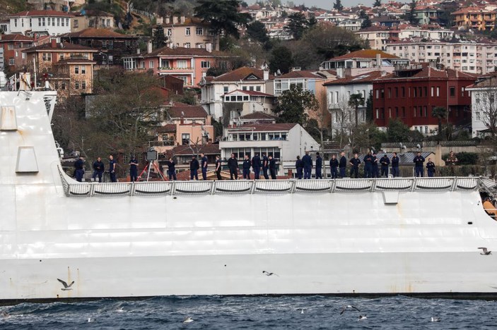 İstanbul Boğazı'ndan geçen ABD sahil güvenlik gemisi Karadeniz'e açıldı -4