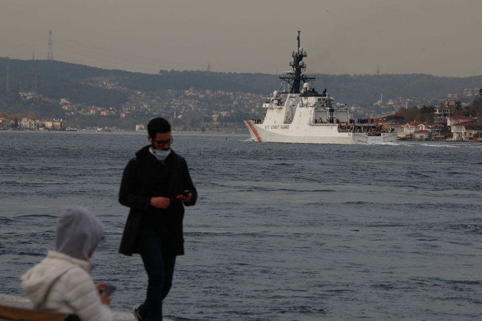 İstanbul Boğazı'ndan geçen ABD sahil güvenlik gemisi Karadeniz'e açıldı -9