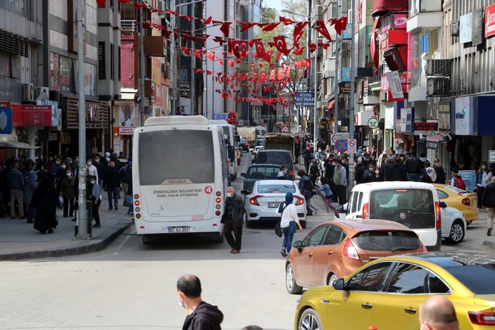 En fazla vaka artışının yaşandığı Zonguldak'ta cadde ve sokaklarda yoğunluk -3