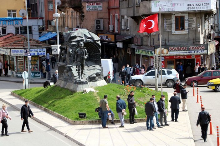 En fazla vaka artışının yaşandığı Zonguldak'ta cadde ve sokaklarda yoğunluk -5
