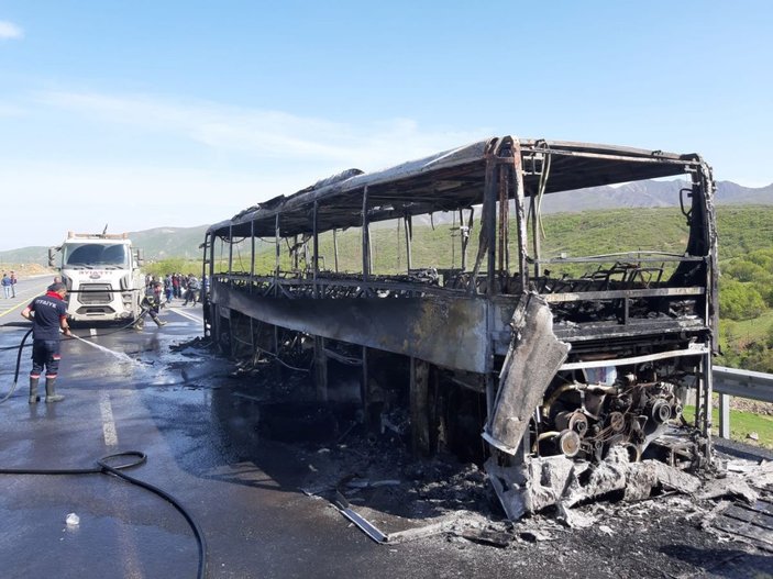 yolcu otobüsü yandı