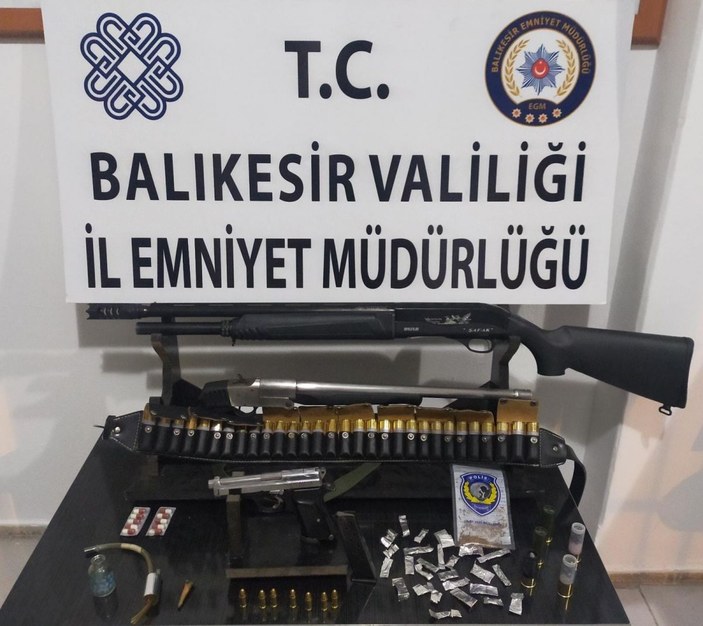 Balıkesir’de polis suçlulara göz açtırmıyor: 30 gözaltı -1