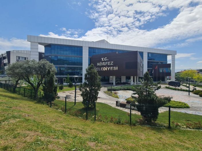 Belediyenin hurda tellerini götürdüğü ortaya çıkınca meclis üyeliğinden istifa etti -3