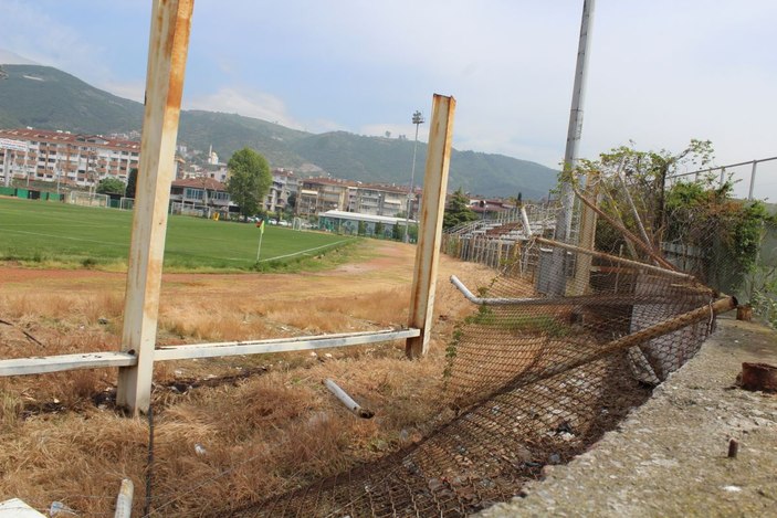 Belediyenin hurda tellerini götürdüğü ortaya çıkınca meclis üyeliğinden istifa etti -4