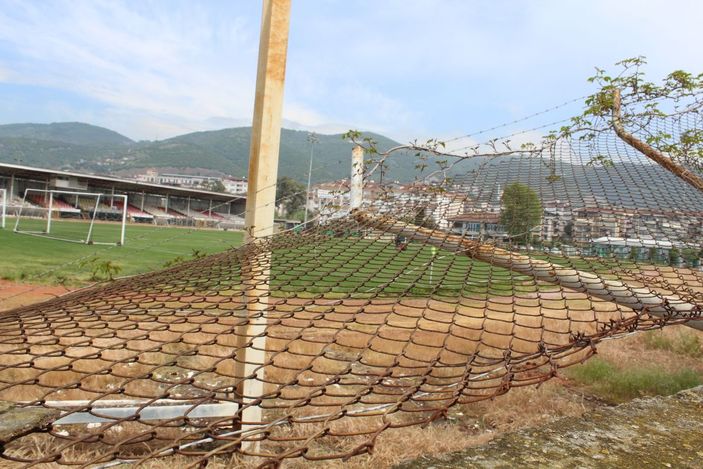 Belediyenin hurda tellerini götürdüğü ortaya çıkınca meclis üyeliğinden istifa etti -5