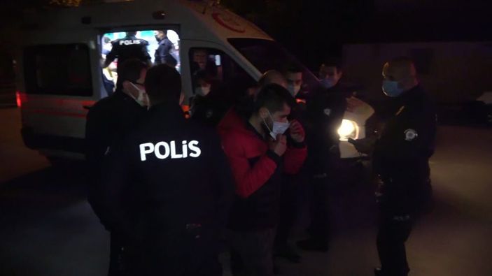 Çocukluk arkadaşını öldüresiye bıçakladı, hiçbir şey olmamış gibi izledi -5