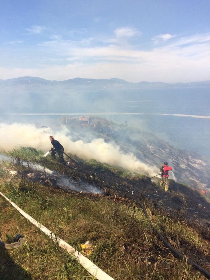Bandırma'da makilik alan yandı