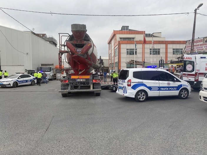 Ataşehir'de motosiklet sürücüsü beton mikserinin altında kalarak öldü -5