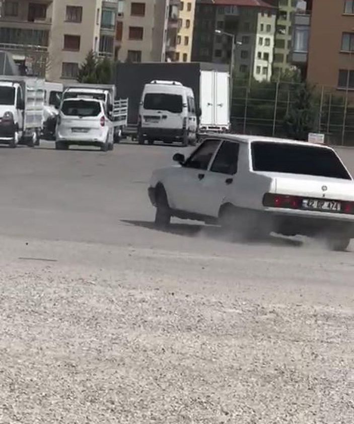 Kısıtlamayı ihlal edip, aracıyla drift yaptı -2