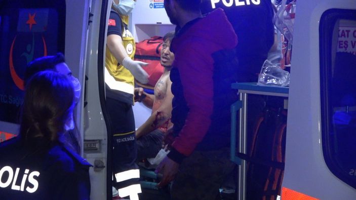 Çocukluk arkadaşını öldüresiye bıçakladı, hiçbir şey olmamış gibi izledi -2