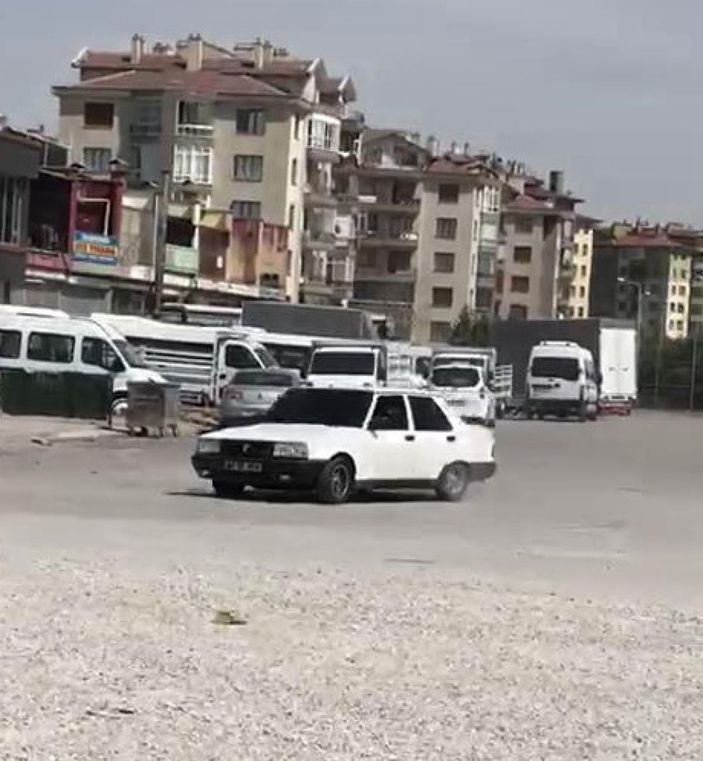 Kısıtlamayı ihlal edip, aracıyla drift yaptı -1