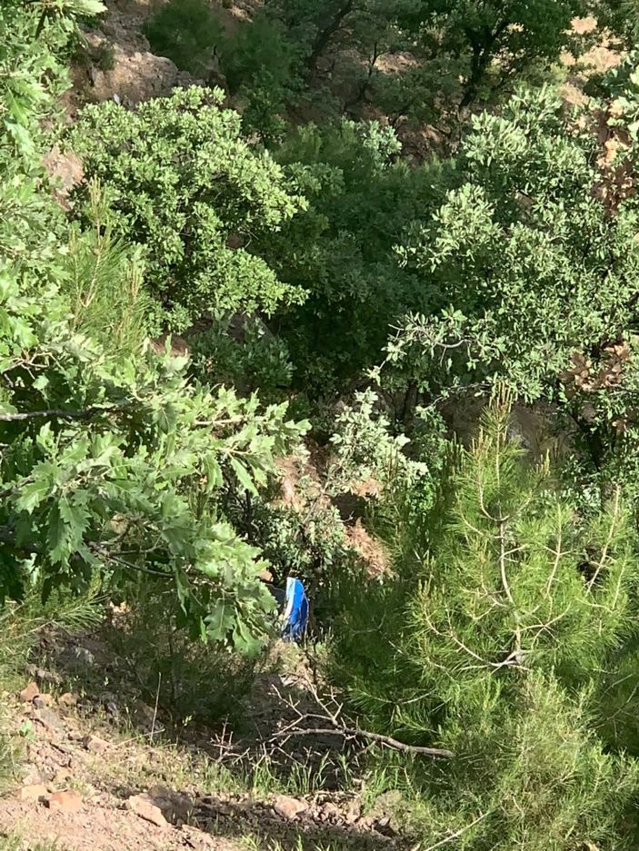 Traktör uçuruma yuvarlandı; 15 yaşındaki sürücü öldü  -1