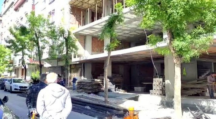 İnşaattaki asansör boşluğuna düşüp, yaralandı -4