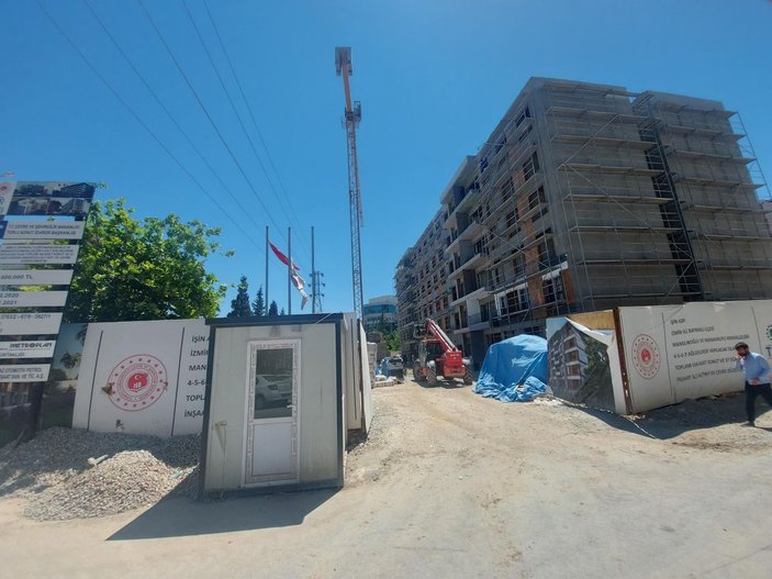 İzmir'de depremde yıkılan binaların yerinde yenileri yükseliyor -3
