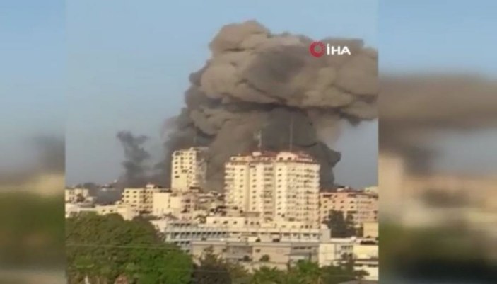 İsrail, Gazze’de çok katlı bir binayı daha vurdu -1
