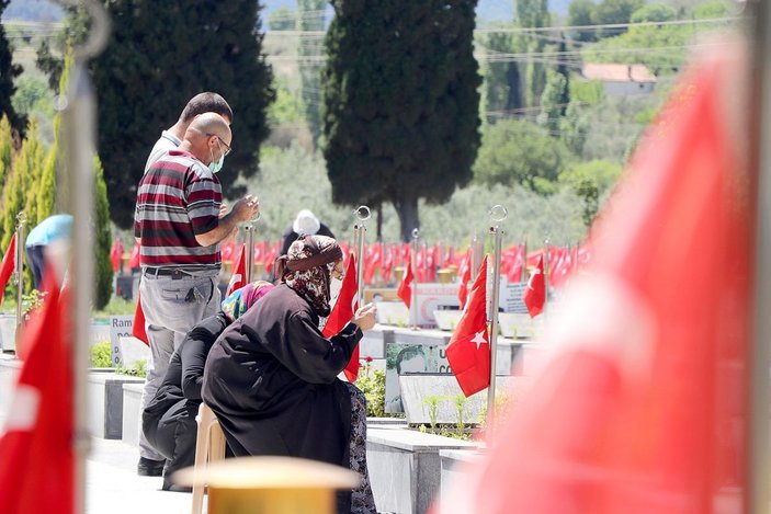 Soma maden faciasının 7'nci yıl dönümünde mezarlık ziyareti -2