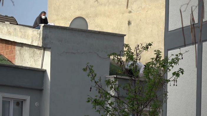 Bayram kutlayan maganda kendisini ve arkadaşını yaraladı -3