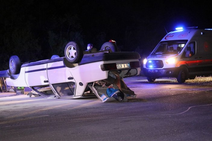 Alkollü sürücü takla atan aracından kendisini kurtaran ekiplere saldırdı -10