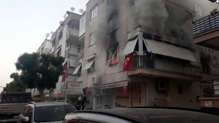 Bayram sabahı evlerinde yangın çıktı -2
