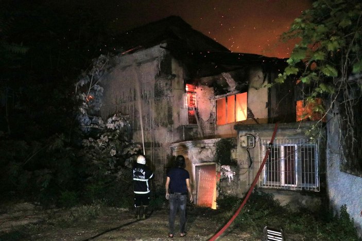 Adana'da metruk binada çıkan yangın endişe yarattı -1