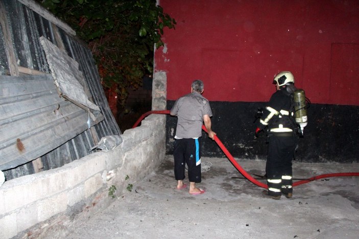 Adana'da metruk binada çıkan yangın endişe yarattı -6
