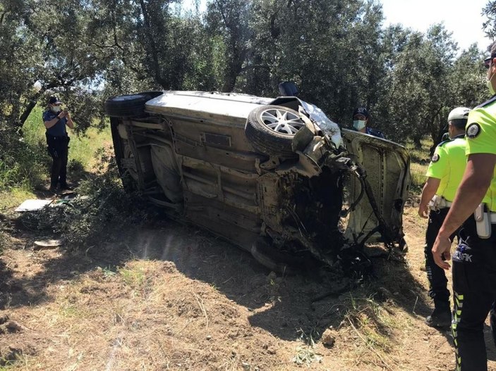 Aracıyla zeytinliğe uçan genç camdan fırlayarak ağır yaralandı -1