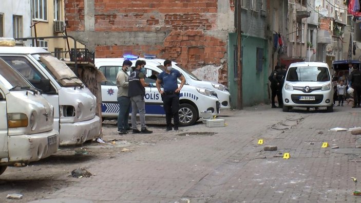 Gaziosmanpaşa'da mahalle kavgası kanlı bitti: 3 yaralı -1