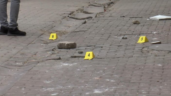 Gaziosmanpaşa'da mahalle kavgası kanlı bitti: 3 yaralı -2