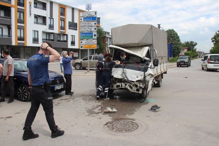 Kocaeli kamyonet kaza