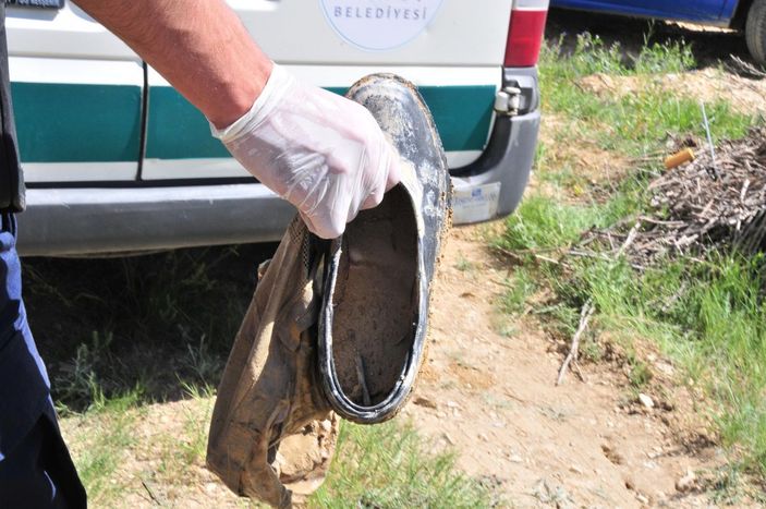 Kayıp olarak aranırken, traktörünün altında cesedi bulundu -4