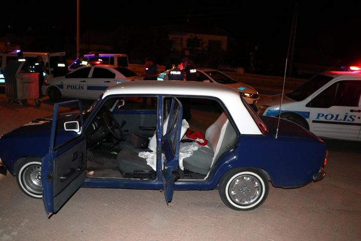 Kayseri'de 'dur' ihtarına uymayan otomobilin alkollü sürücüsü, kovalamacayla yakalandı -2