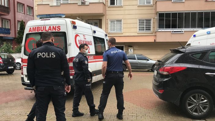 Komşular arasında satırlı bıçaklı kavga: 1’i ağır 4 yaralı -2