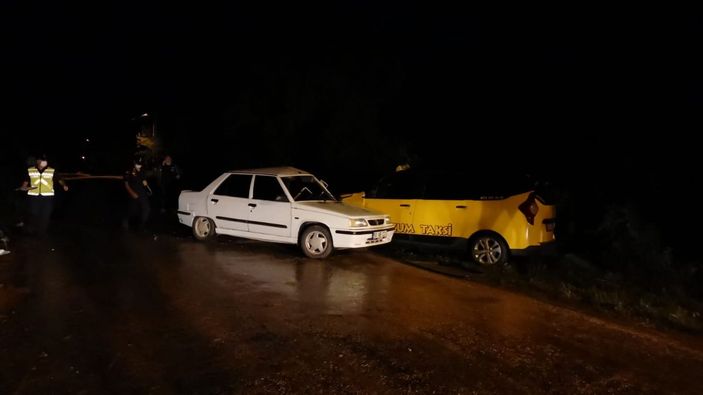 Tokat’ta taksi ile otomobil çarpıştı: 6 yaralı -6