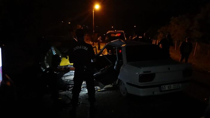 Tokat’ta taksi ile otomobil çarpıştı: 6 yaralı -3