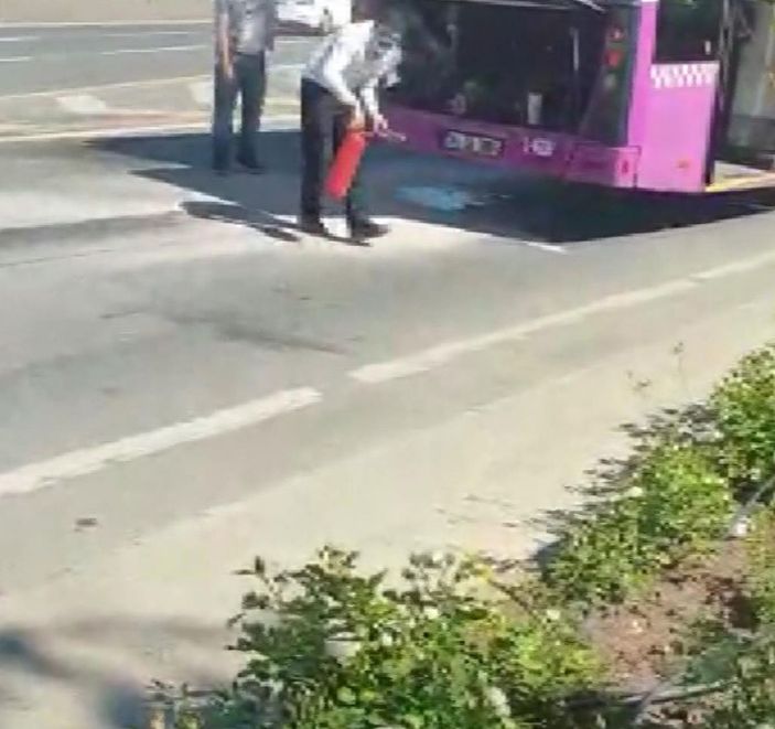 Yolcu otobüsünde yangın paniği -5