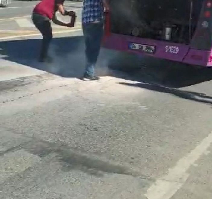 Yolcu otobüsünde yangın paniği -3