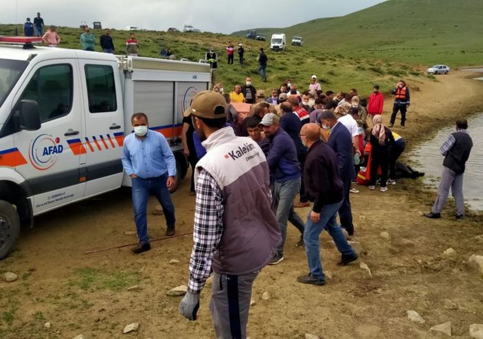 Koyunlarını otlatırken kayboldu, gölde cesedi bulundu -3