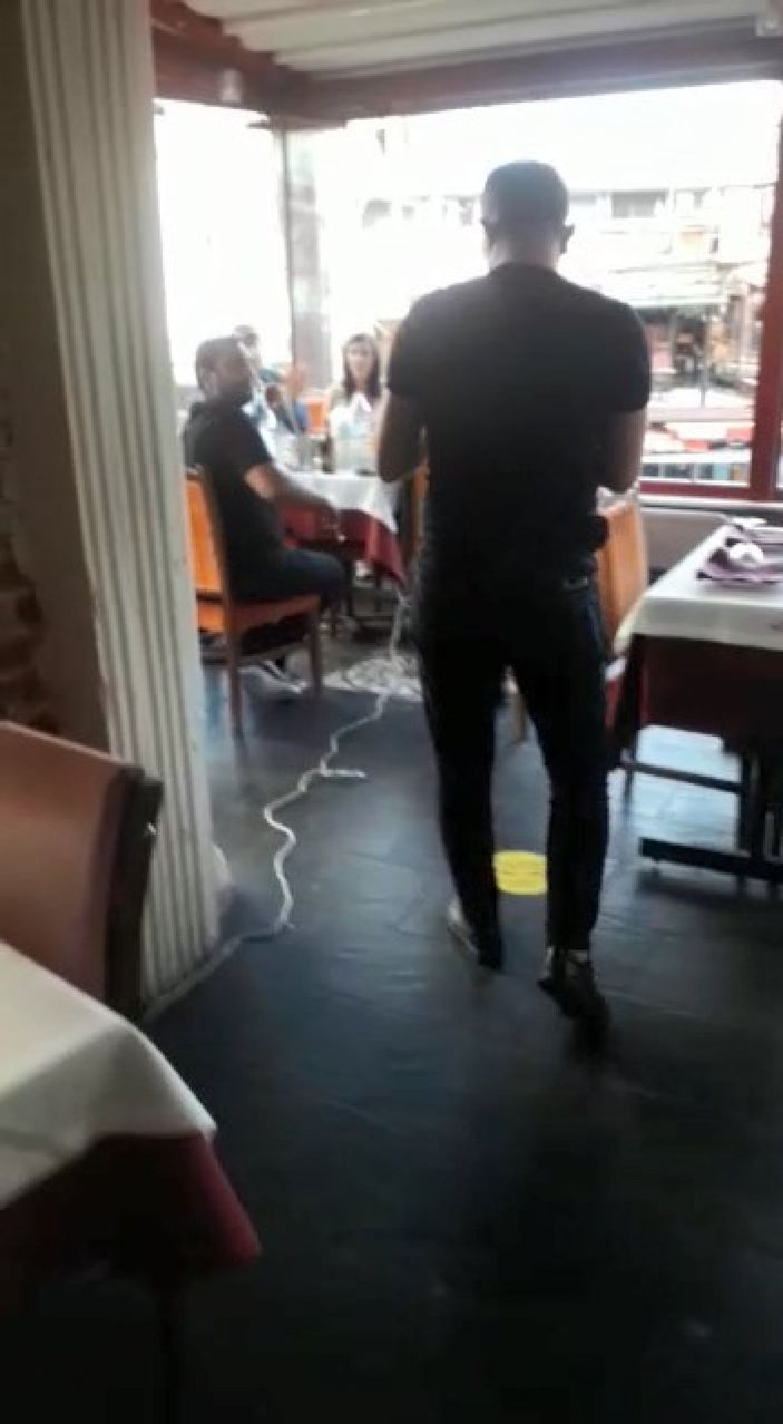 Fatih'teki balık restoranındaki müzikli eğlenceye polis baskını -1